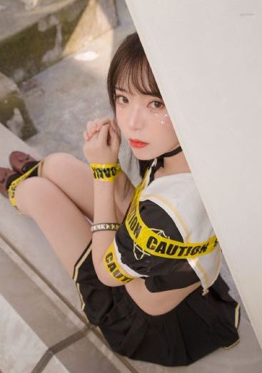 欧美男女香肩吻_免费在线观看播放