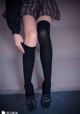 日韩美女露乳头_720免费观看最新