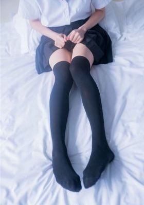 欧美深v礼服女明星_蓝光手机免费观看完整
