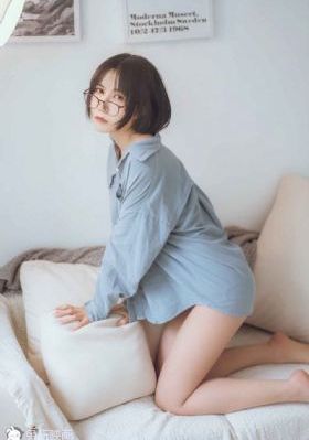 欧美宽松上衣女_DVD手机在线观看