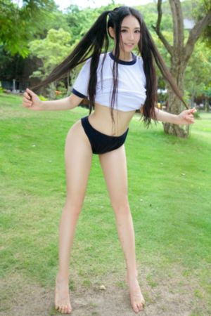 一边亲着一面膜胸口的短视频_免费观看